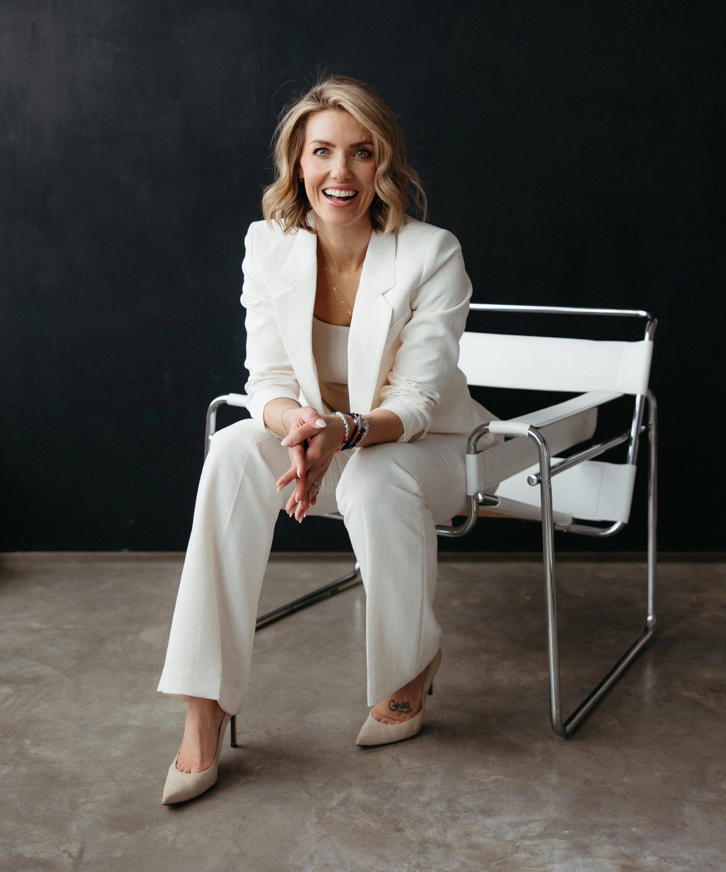 JESS  Contact | Connect Now - Inspire and Elevate — Jessica Janzen